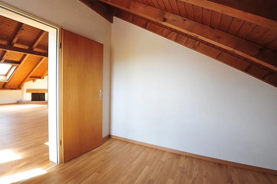 Schöne Dachwohnung im ruhigen Wohnquartier