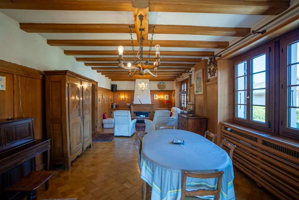 Character house with 2 apartments and large plot in Chamoson – photo 4 of 11