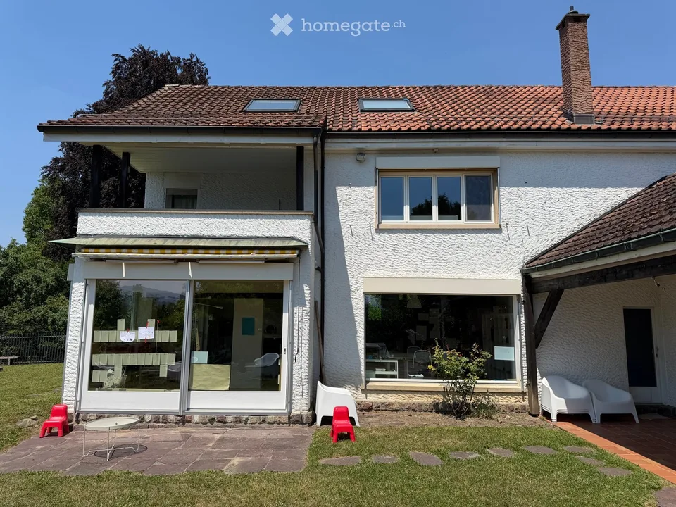 Grosszügige 7.5-Zimmer-Villa mit traumhaftem Garten in Küsnacht ZH