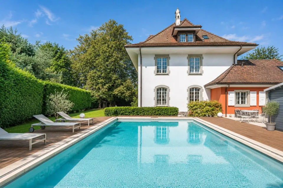 Charaktervolles Anwesen mit Pool inmitten einer grünen Oase – Foto 25 von 25