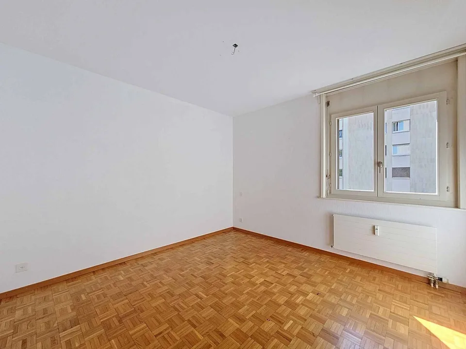 Élégant appartement familial de 4.5 pièces avec cheminée et loggia – photo 23 of 26