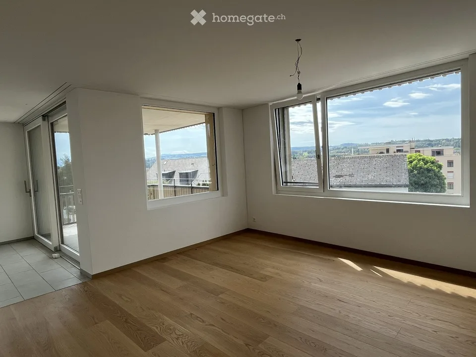 Appartamento moderno semidetachato di 2,5 locali con balcone coperto e piccolo spazio giardino