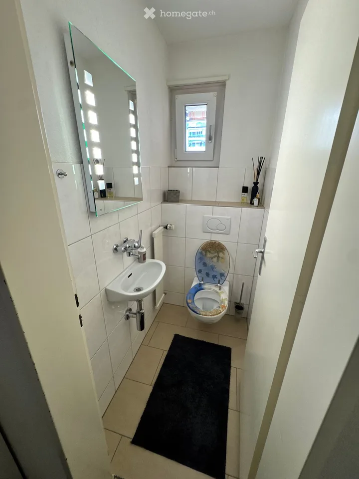 Ampio appartamento di 5.5 locali con balcone e bella vista a Nussbaumen AG