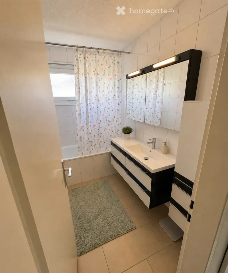 Ampio appartamento di 5.5 locali con balcone e bella vista a Nussbaumen AG