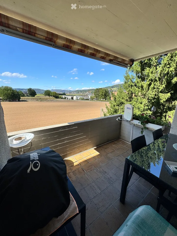 Ampio appartamento di 5.5 locali con balcone e bella vista a Nussbaumen AG