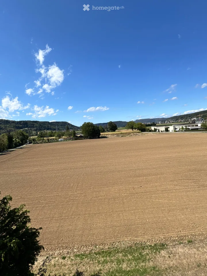Ampio appartamento di 5.5 locali con balcone e bella vista a Nussbaumen AG