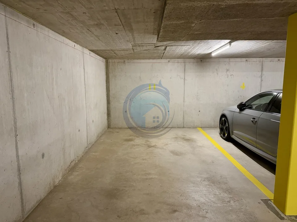 Parkplatz in der Innenstadt im Herzen von Blonay – Foto 3 von 4