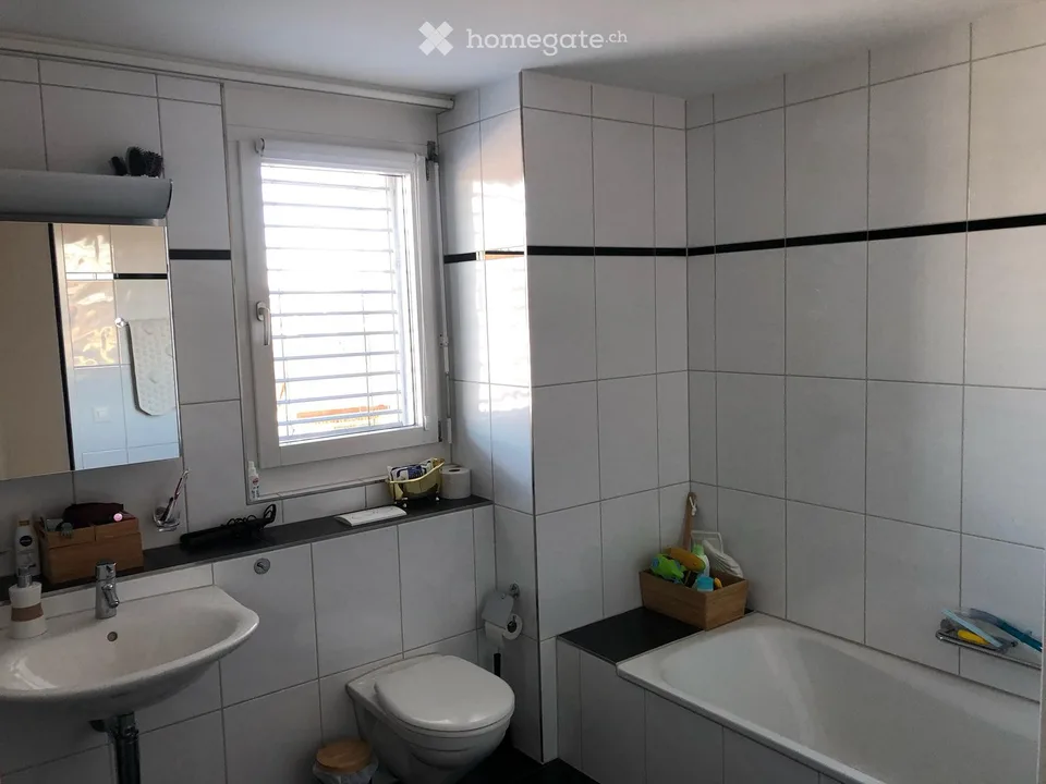 Charmant appartement de 4,5 pièces en mansarde à Fahrwangen – à louer à partir d'octobre 2026
