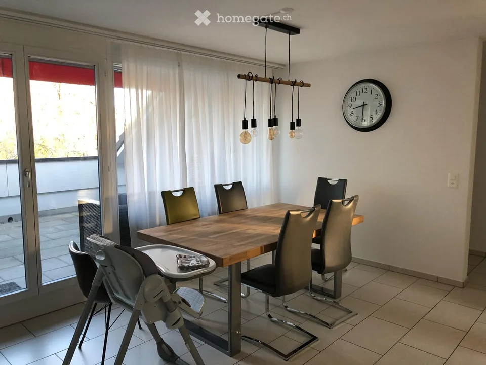 Charmant appartement de 4,5 pièces en mansarde à Fahrwangen – à louer à partir d'octobre 2026
