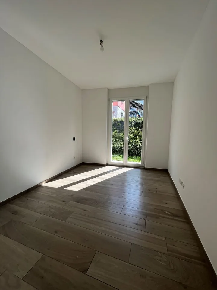 Res. Mikael, appartement de 2.5 pièces avec jardin (PPP1), Arbedo – photo 5 sur 9