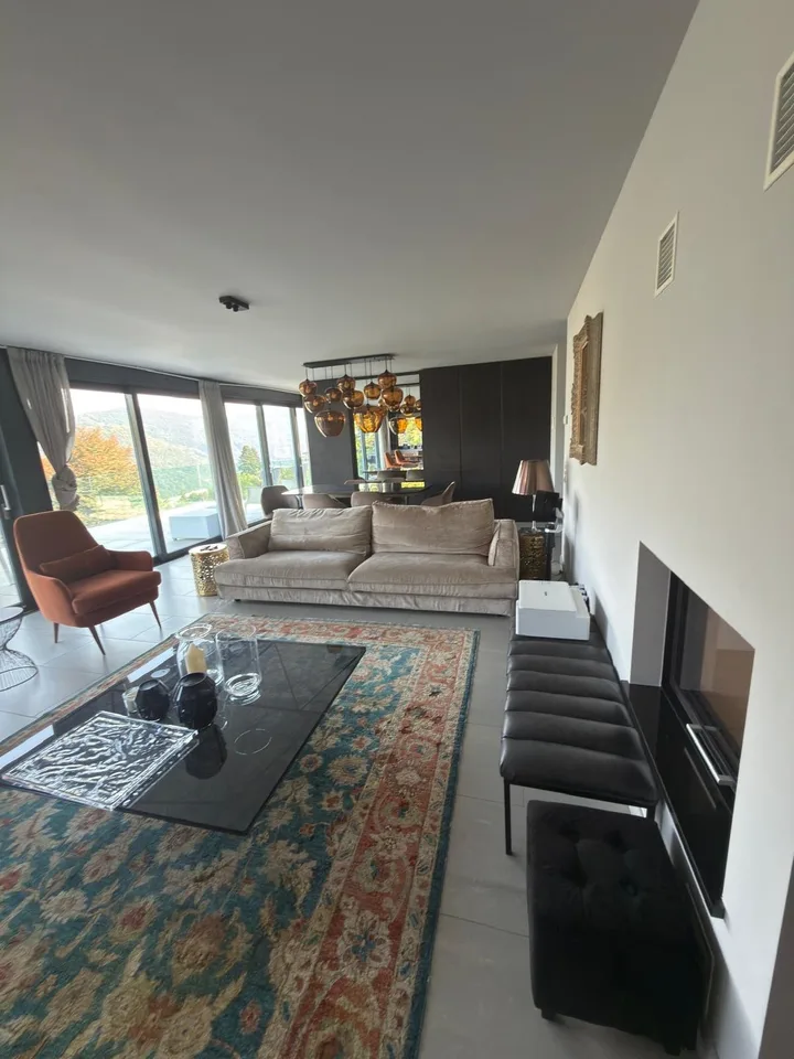 Penthouse meublé à côté de TASIS