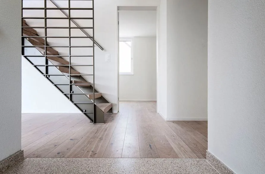 RESERVIERT: Grosszügige 3½-Zimmer-Maisonette mit Terrasse und Seesicht – Foto 3 von 6
