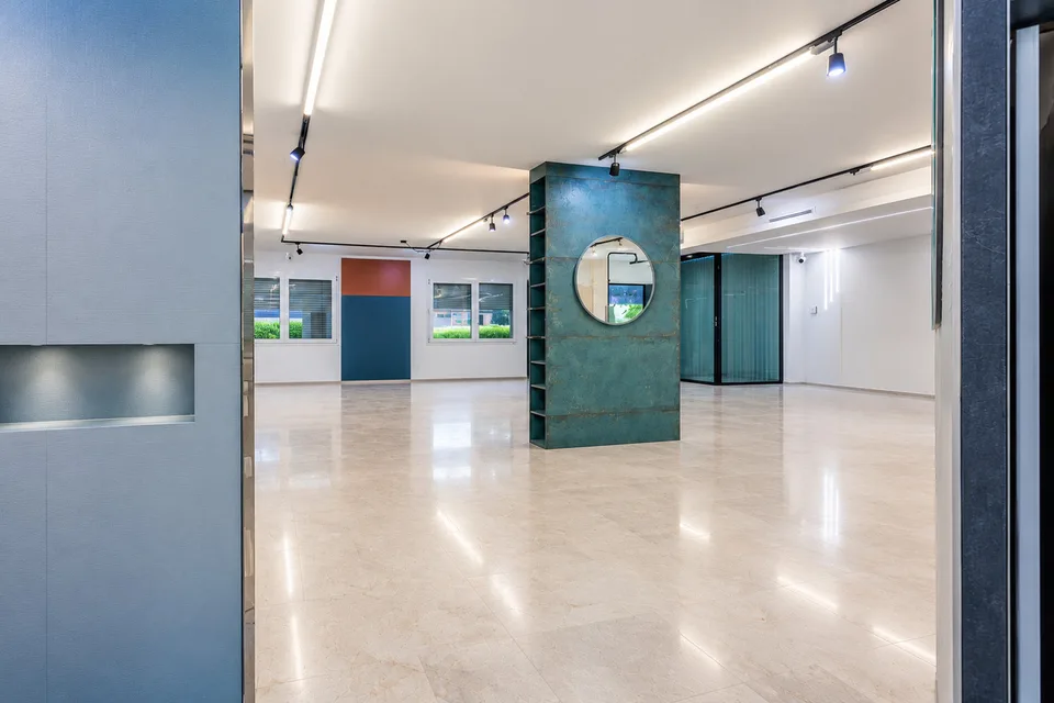 Superficie 100 m² - Uso professionale o residenziale – foto 2 di 8