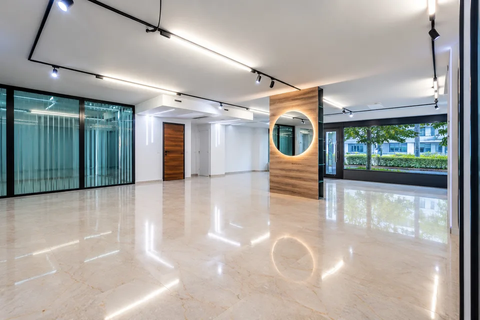 Superficie 100 m² - Uso professionale o residenziale – foto 3 di 8