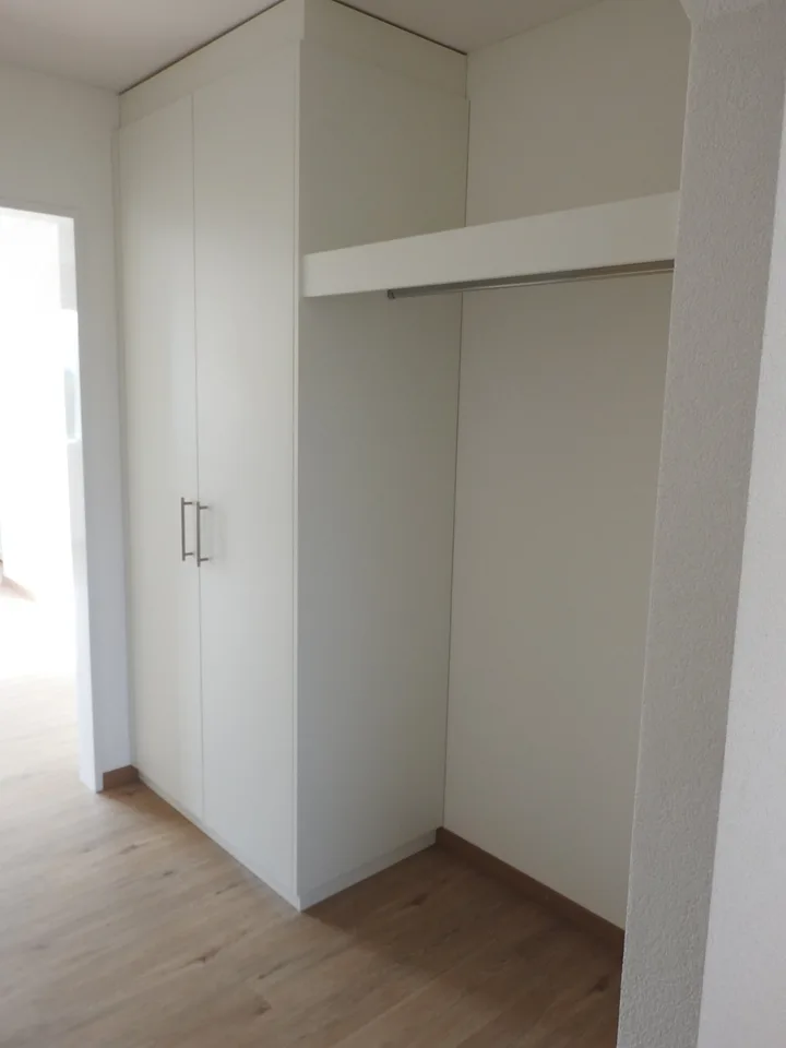 Modern 3.5-room apartment with sunny balcony and laundry tower