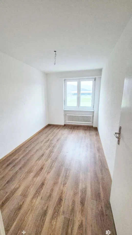 Charmante 4.5-Zimmer-Wohnung mit Balkon in Biel – Foto 6 von 8