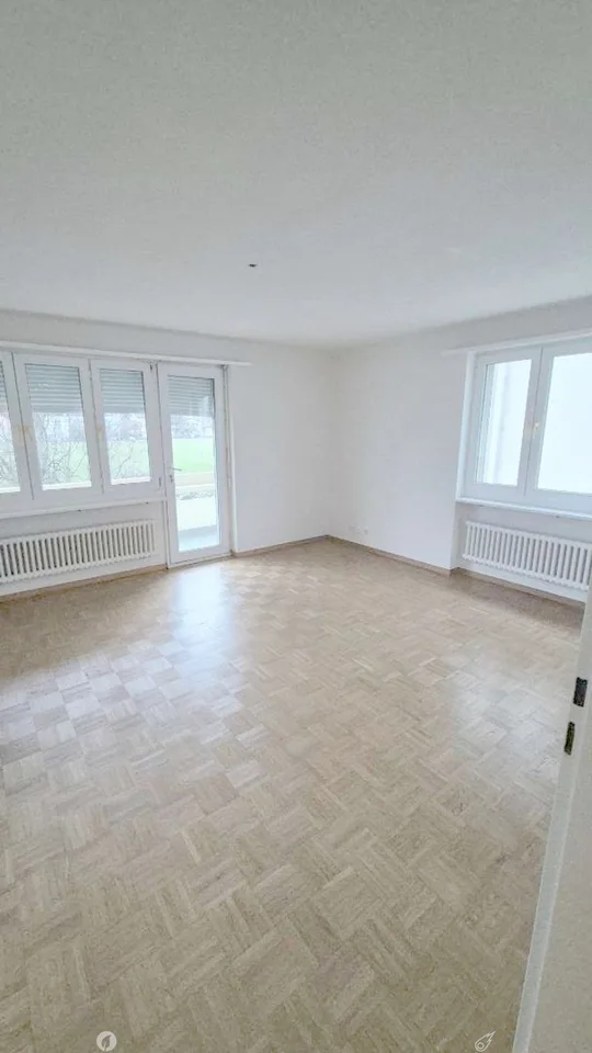 Charmante 4.5-Zimmer-Wohnung mit Balkon in Biel – Foto 3 von 8