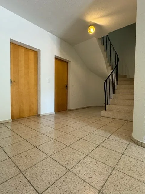 Grosses 6.5-Zimmer Haus in Meggen mit Pergola und Garten an zentraler sowie ruhiger Lage