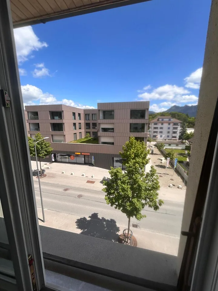 Letztes voll möbliertes Zimmer - ideale Lage in La Tour-de-Tr