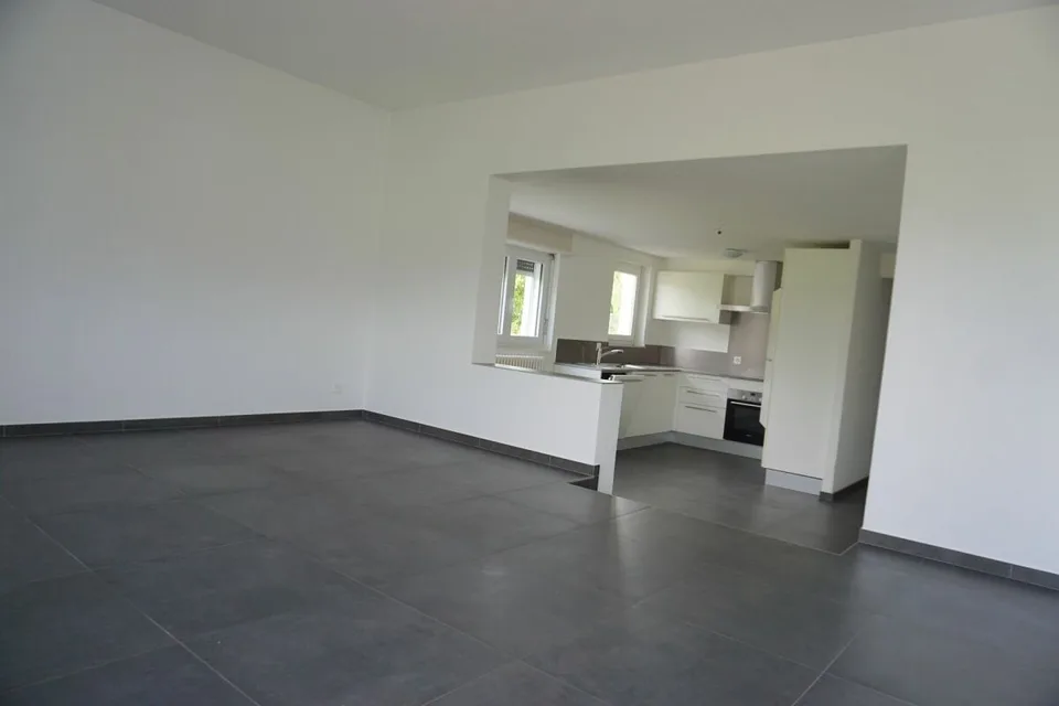 ARI-236 - Sehr schönes Haus mit 2 Wohnungen von 4,5 und 3,5 Zimmern auf einem Grundstück von 1'134 m2. – Foto 12 von 16
