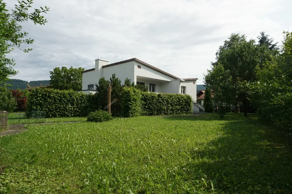 ARI-236 - Sehr schönes Haus mit 2 Wohnungen von 4,5 und 3,5 Zimmern auf einem Grundstück von 1'134 m2. – Foto 3 von 16