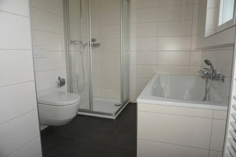 ARI-236 - Sehr schönes Haus mit 2 Wohnungen von 4,5 und 3,5 Zimmern auf einem Grundstück von 1'134 m2. – Foto 8 von 16