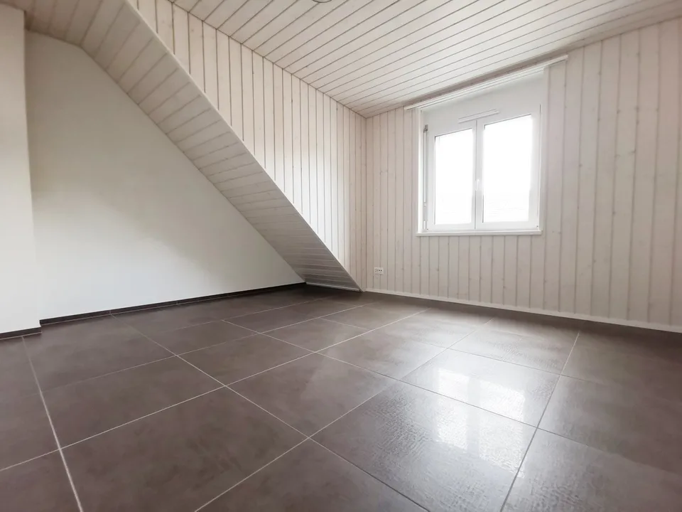 Modern 3-room attic apartment on Aarauerstrasse in Olten