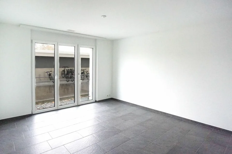 Moderne Familienwohnung mit Wintergarten und Balkon