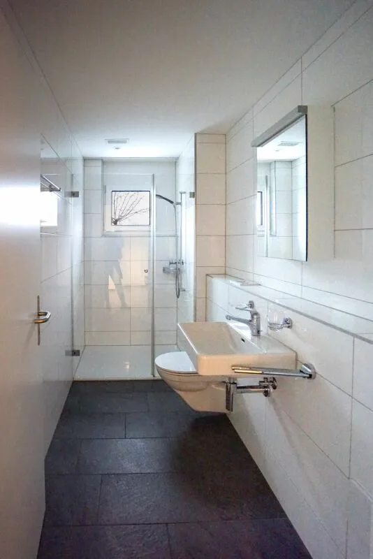 Moderne Familienwohnung mit Wintergarten und Balkon