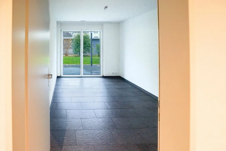 Moderne Familienwohnung mit Wintergarten und Balkon