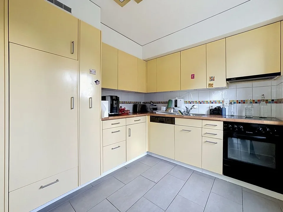 Between lake and city, the apartment that checks all the boxes – photo 9 of 9