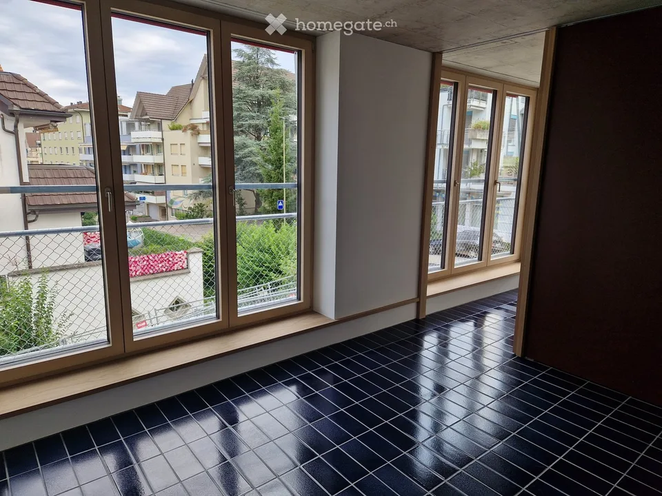 helle & zentral gelegene Neubauwohnung in Schlieren (2.5 Zimmer) im 2. OG (mit Lift)
