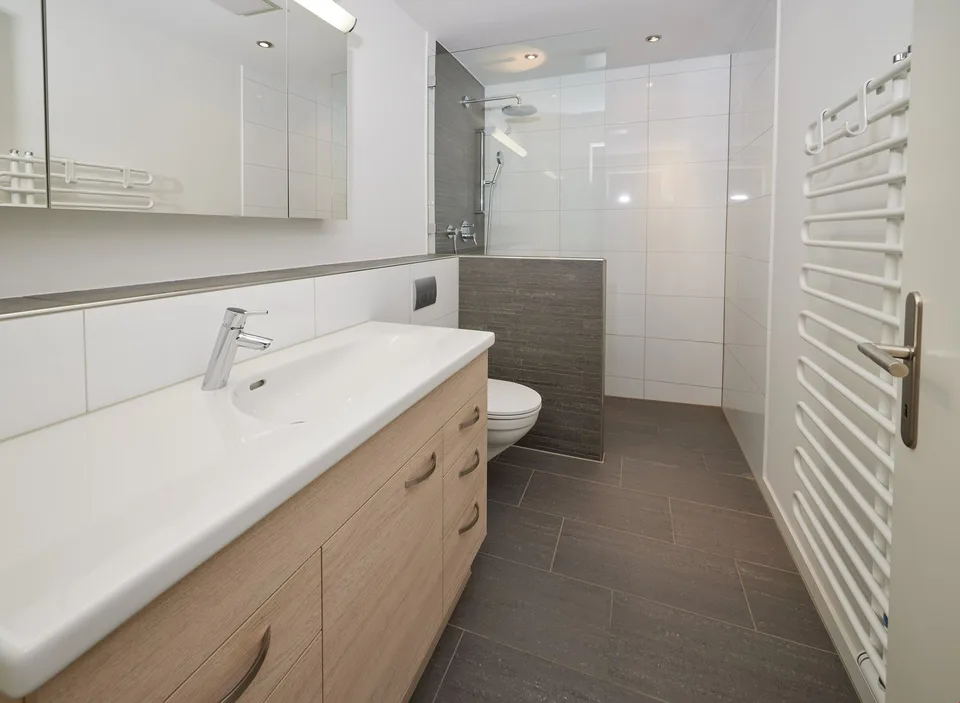 Appartement 4 pièces et demi, haut standard de construction, belle vue