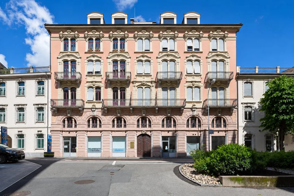 Location d'un espace commercial lumineux avec grande visibilité au centre de Chiasso – photo 6 sur 12