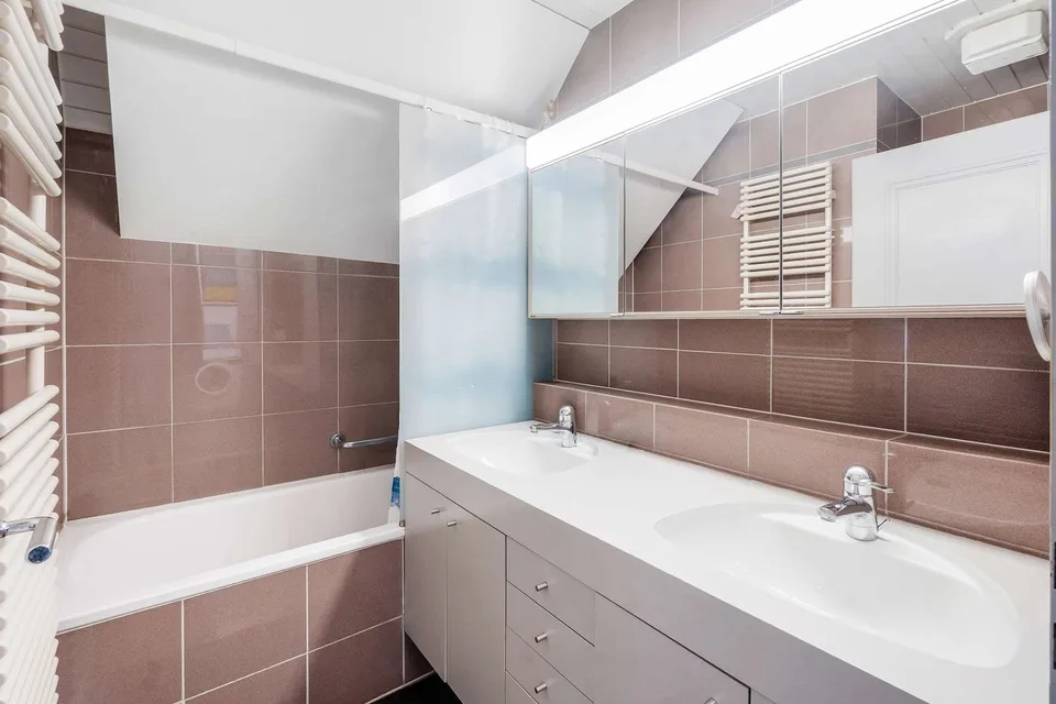 Einzigartige 3.5-Zimmer-Dachwohnung in Trüllikon – Foto 5 von 8