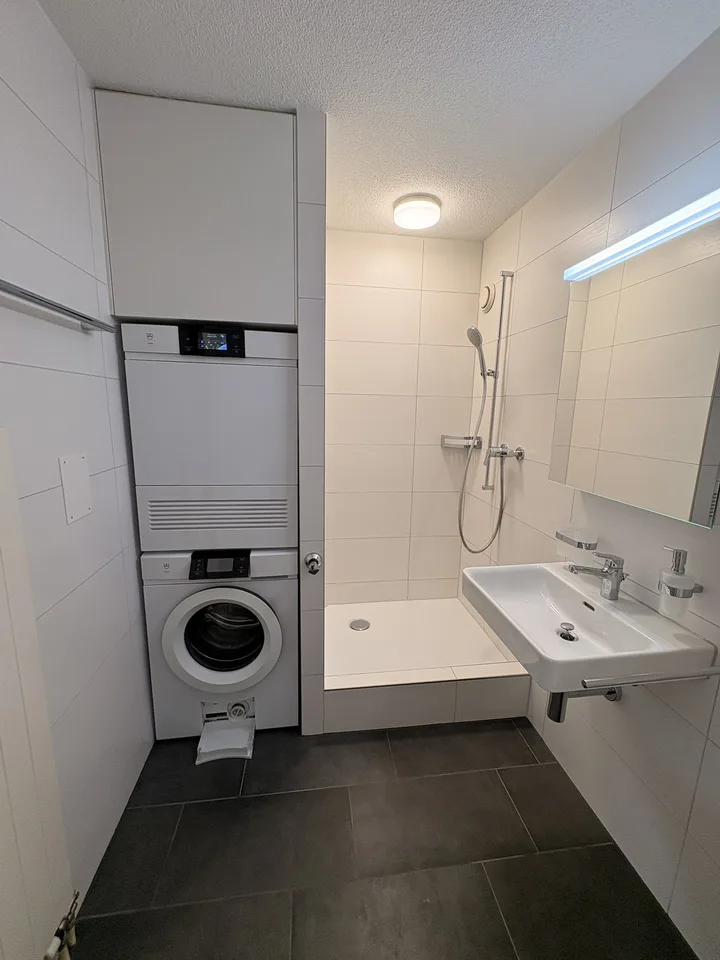 Spacious 3.5-room apartment with glazed balcony in Olten