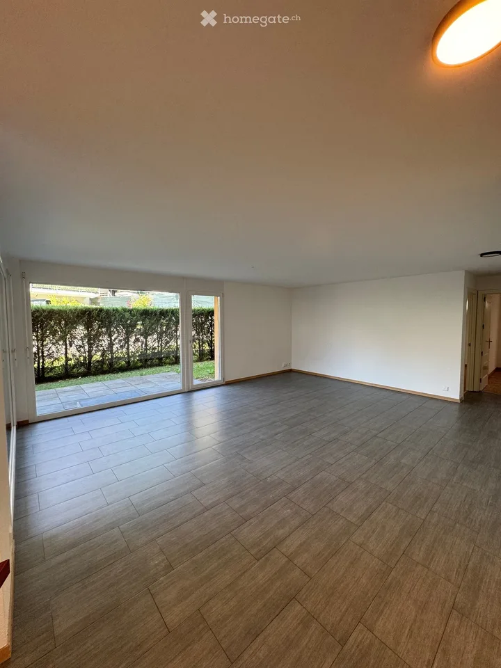 Helllichtes 3.5-Zimmer-Apartment in Roche (VD) – sofort verfügbar