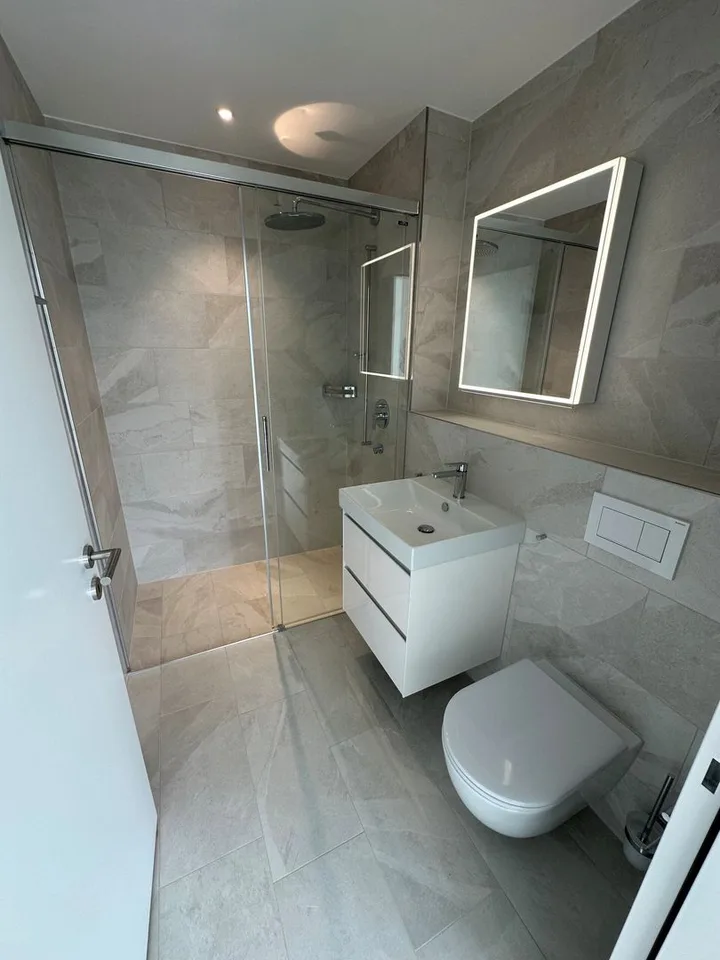 Premier occupant 2026 - Appartement attique exclusif de 3,5 pièces avec deux terrasses