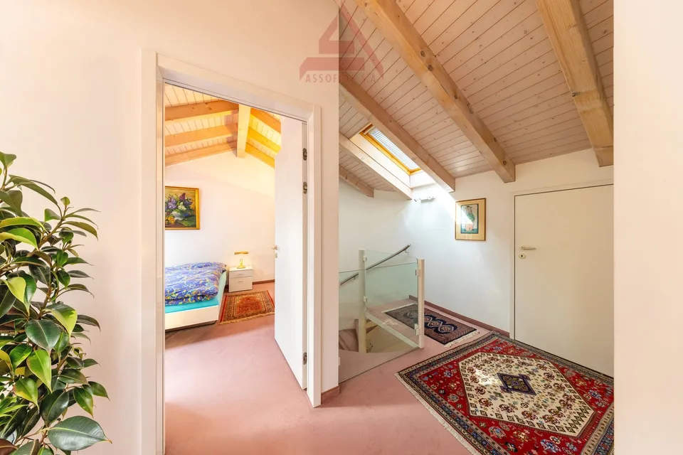 Appartamento duplex di 4 locali / 4 - Zimmer- Duplexwohnung – Foto 8 von 14