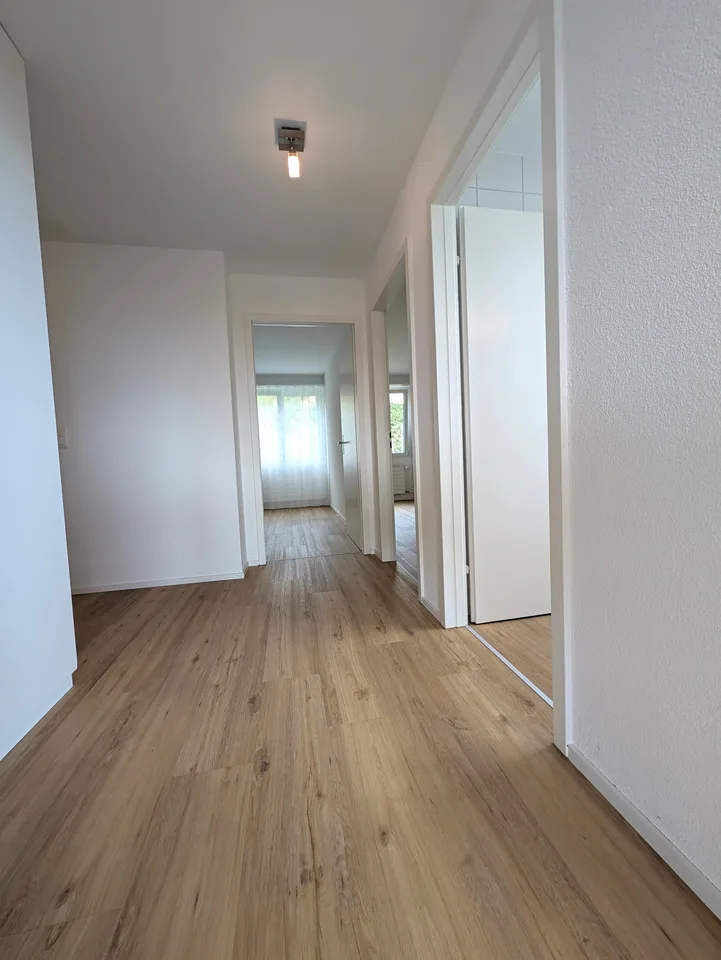 Sanierte 3-Zimmerwohnung mit Balkon und schöner Aussicht in Grenchen – Foto 6 von 20