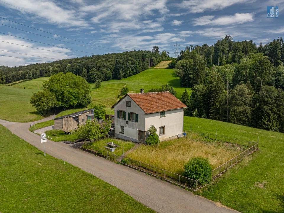 Sanierungsbedürftiges Wohnhaus mit grosser Ausnützungsreserve oder Bau – Foto 5 von 10