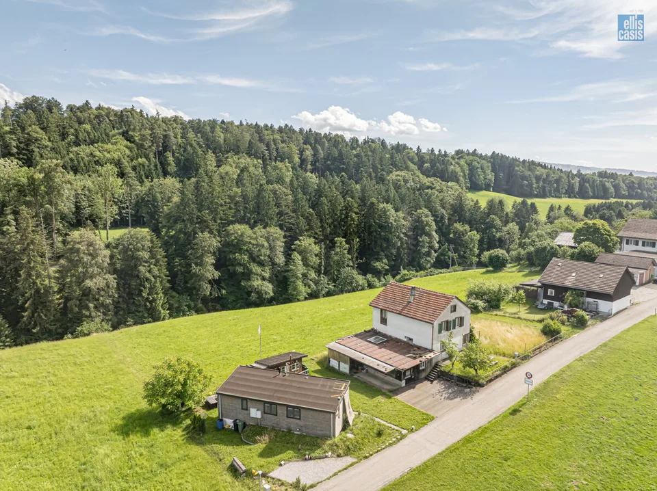 Sanierungsbedürftiges Wohnhaus mit grosser Ausnützungsreserve oder Bau – Foto 4 von 10