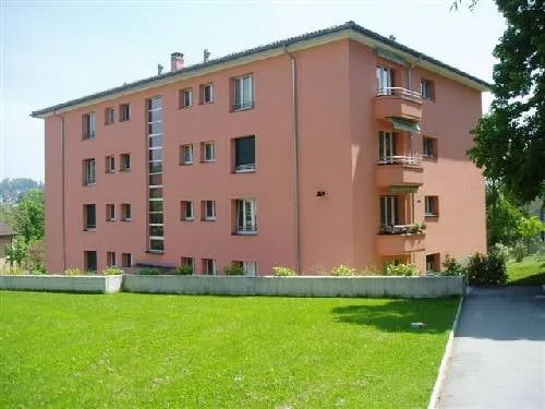 Parcheggio interno in affitto – foto 2 di 2