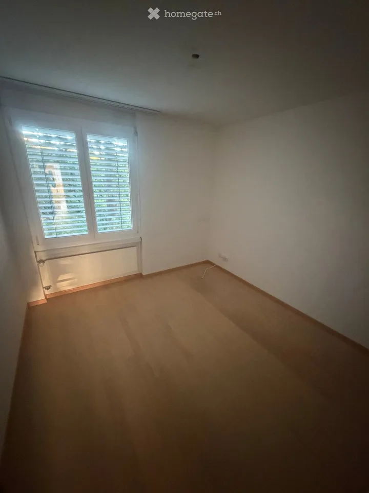 Gepflegte 4,5 Zimmerwohnung mit Seesicht und Marmorboden in Feldmeilen