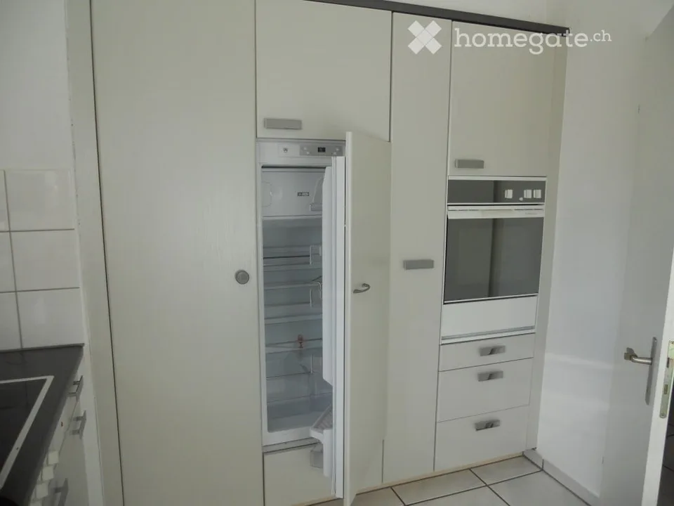 Charmant appartement de 3.5 pièces en mansarde avec balcon et cheminée à Thalwil