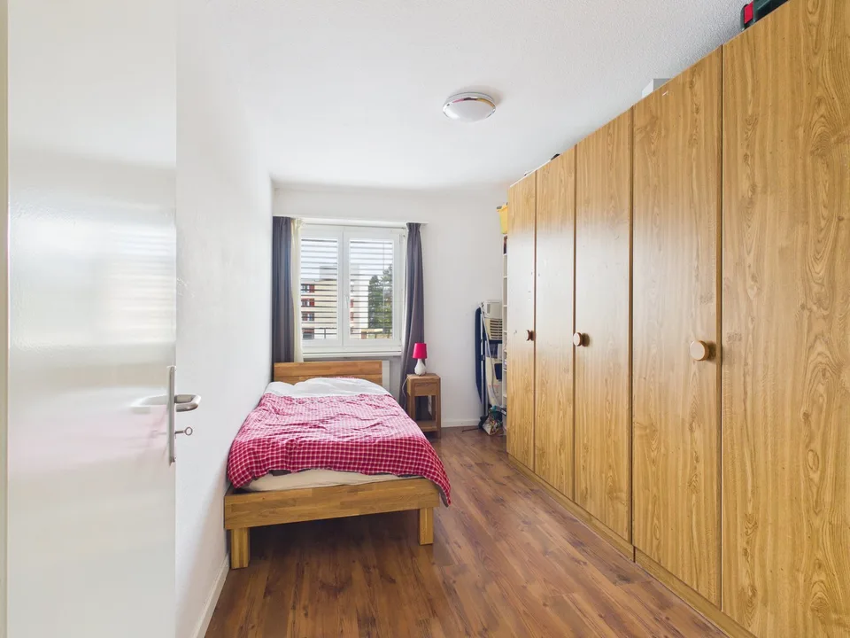 Bright 3.5-room apartment with balcony in Schwerzenbach