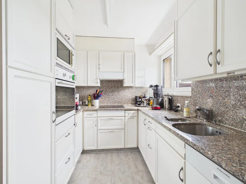 Bright 3.5-room apartment with balcony in Schwerzenbach