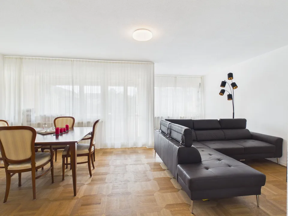 Bright 3.5-room apartment with balcony in Schwerzenbach