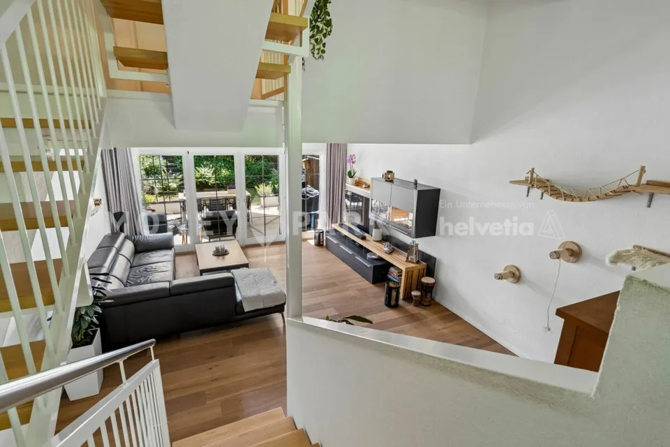 Casa a schiera di 5,5 locali con senso di vita particolare e giardino – foto 3 di 11