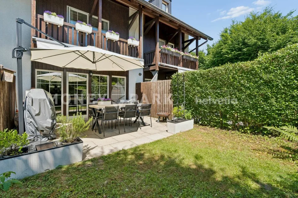 Casa a schiera di 5,5 locali con senso di vita particolare e giardino – foto 5 di 11